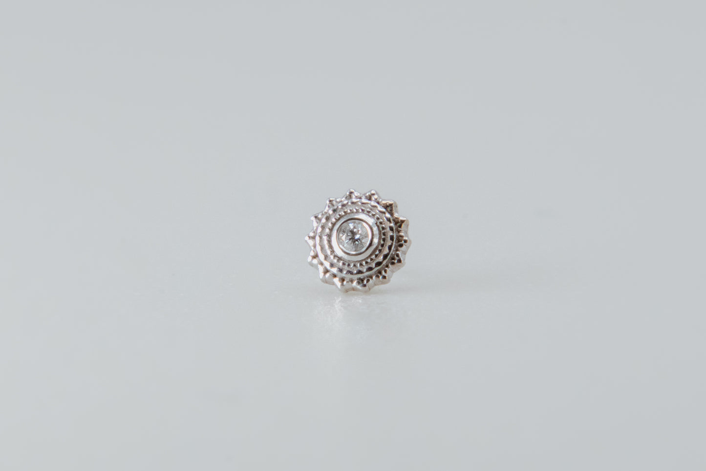 BVLA - Afghan 6mm - White Gold - Diamond - Threadless