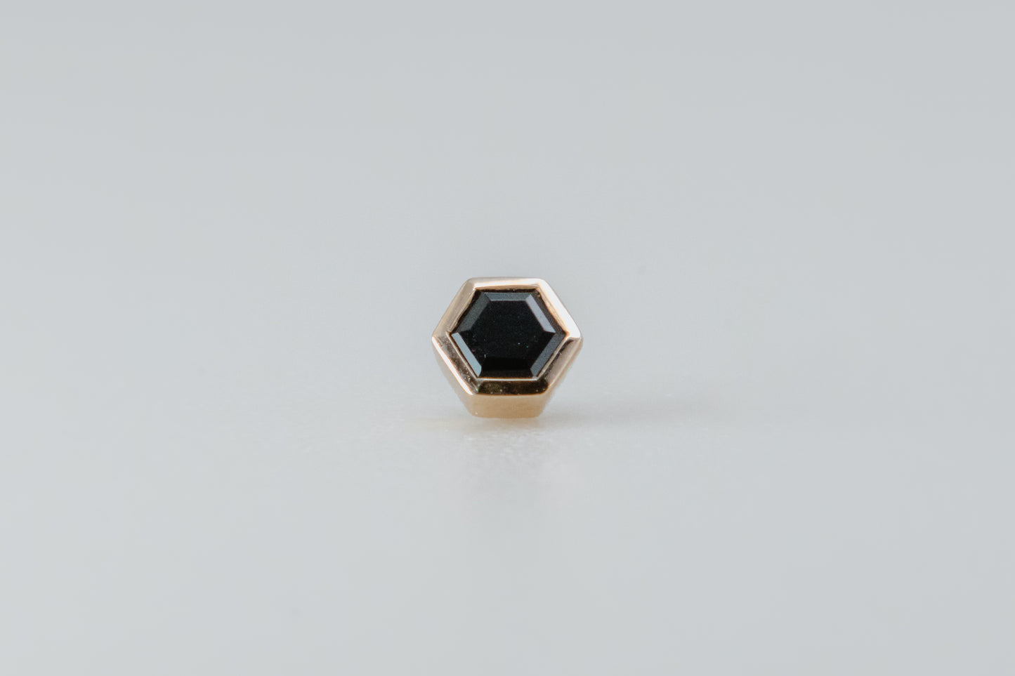 BVLA - Hexagon Bezel - Yellow Gold - Onyx - Threaded