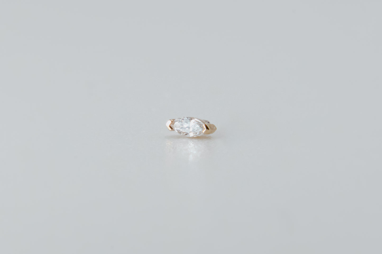BVLA - MARQUISE V PRONG - Yellow Gold - Diamond - Threadless