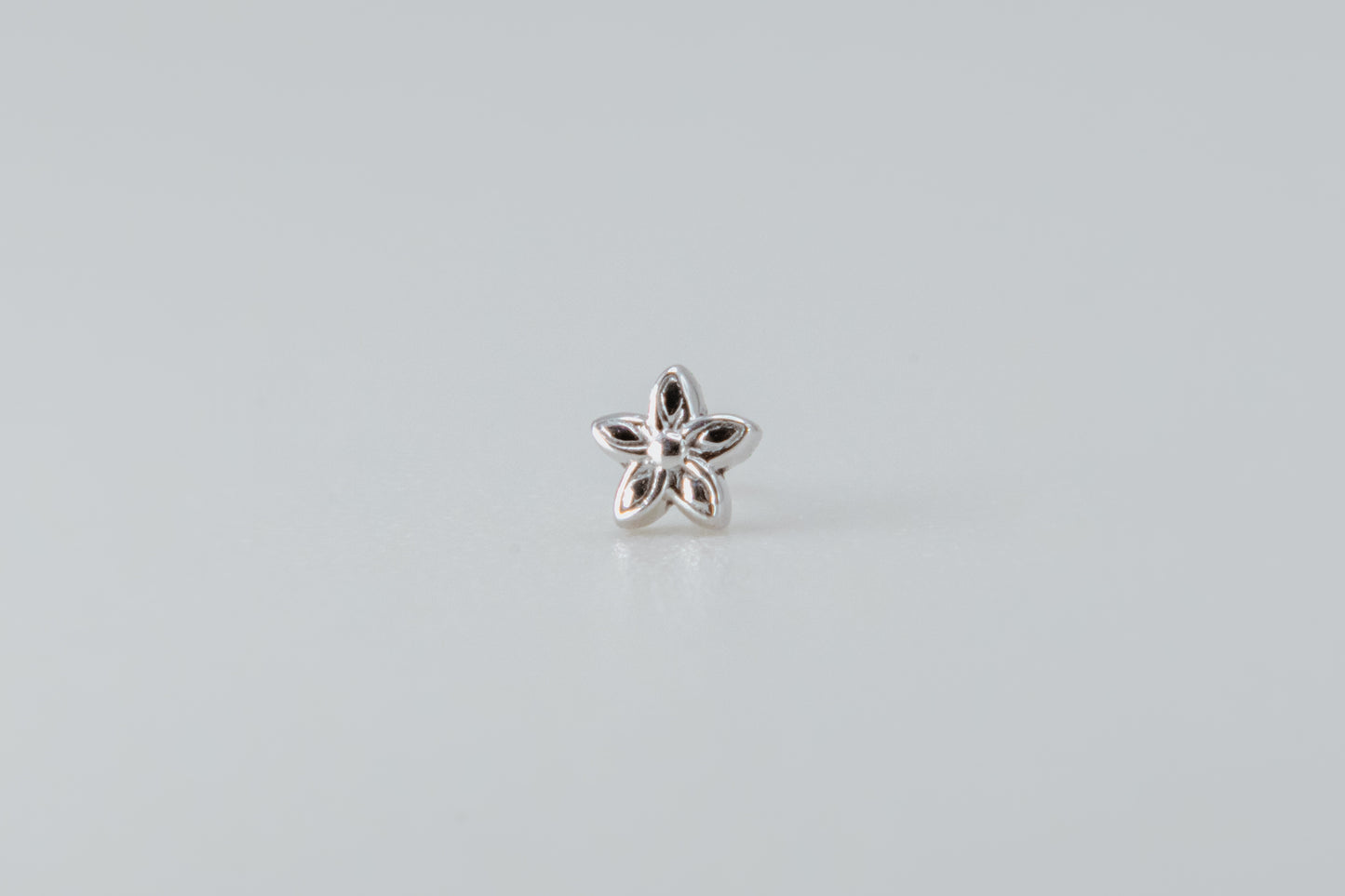 BVLA-Tiny Hibiscus-White Gold-Threadless