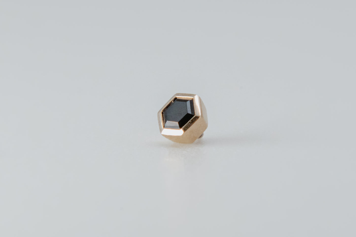 BVLA - Hexagon Bezel - Yellow Gold - Onyx - Threaded